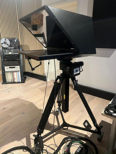 Second Wave Motorized Pedestal Model 30 with Dolly